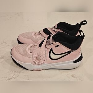 Lightly Used Nike Team Hustle D 11 Basketball Shoes Pink Foam Size 2Y